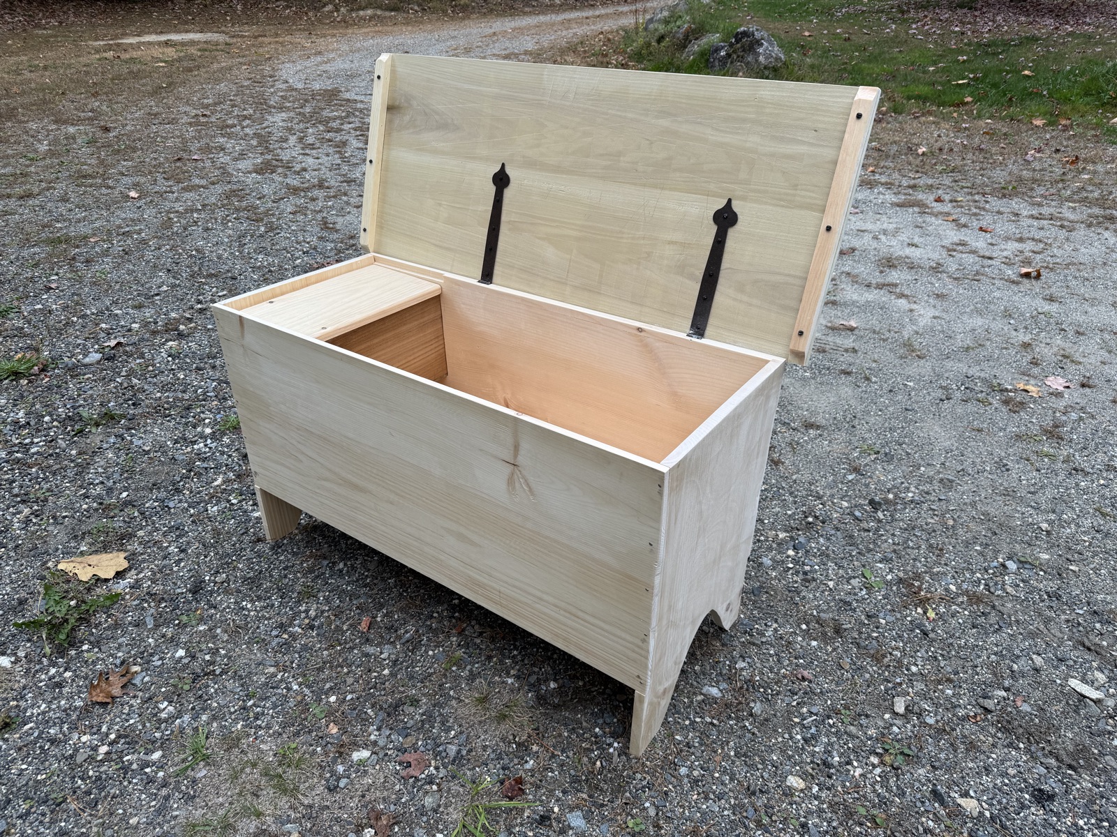 Blanket chest — hand-cut dovetails and till